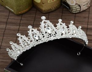 Crystal Pärlor Bröllopskronor brudhuvudstycken pannband Kvinnor Kristallsmycken Tiaras hela partiet Quinceanera Födelsedagshår AC7106615