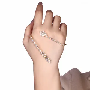 Bracciale elegante Bracciale con foglia di palma da donna Accessori per mani da damigella d'onore Design Polsino con zirconi cubici Regalo di gioielli da sposa