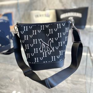 torebka torebka torebka designerska torebka na ramiona torba na płótnie ręczne torba na ramię luksusowa klasyczna torebka dla damskiej torby rączki torby crossbody torebki modowe