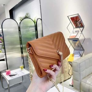 Lüks Tasarımcı Çanta Çanak Omuz Crossbody Bag Tote 2023 Yeni çok yönlü koltuklu keten Messenger Packet Womens Anahtar Fabrika Doğrudan Satış Olabilir