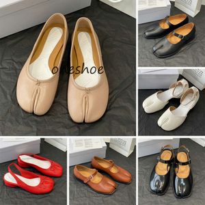 Tabi Ballerina Shoe Women مصمم فاخر صندل نصف أحذية غير رسمية Ballef مسطح الجلود الكعب الكعب