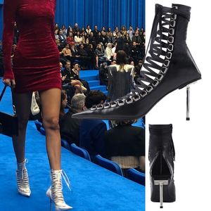 Avrupa ve Amerikan kişiselleştirilmiş kayışlar sivri uçlu ayakkabılar seksi içi boş out show büyük boyutlu cowhide serin botlar deri gece kulübü kadın yüksek topuklu çıplak botlar35-43