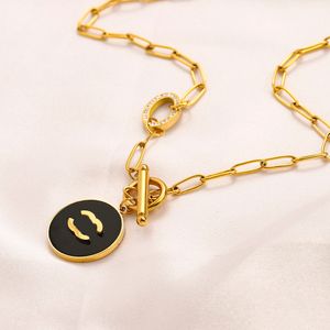 Złota platowana marka mody projektant wisiorki Naszyjniki ze stali nierdzewnej Letter Choker Naszyjnik Naszyjnik