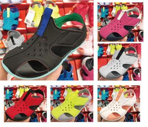 2021 летние детские сандалии Baotou039s с отверстиями на мягкой подошве для мальчиков и девочек, нескользящие пляжные детские3181326