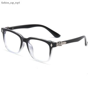 Chromees Hearts Designer Ch Cross Glasses Frame Chromes Märke Solglasögon för män Kvinnor Runda ansikte TR90 Eye Male Protection -glasögonramar Hjärtglasögon Krom