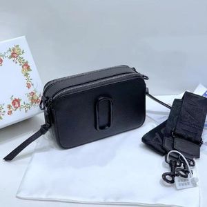 Designerväska crossbody läderväska designer plånbok mode väskor mäns och kvinnor kamera väska klassisk bred axel rem enskild axel väska