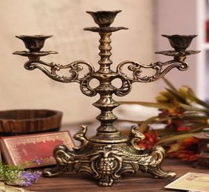 2 stycken Dekorativ gjutjärn Candelabra Candlestick 2 ARM 3 Lätt vintage Metallljushållare Bronze Wedding Table Desk middag HO1904101