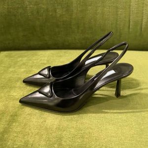 Womens High Heel Pointed Shoes Classic P Triangle Sign White/Black/Pink 3cm/7cm Summer äkta läderdesigner Luxury Wedding Shoes Storlek 35-40