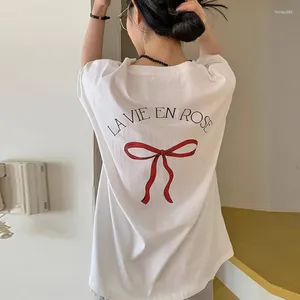 Koszulki damskie Koreańska list z łukiem wydrukowana luźna koszulka z krótkim rękawem Kobiety 2024 Spring High Street O-Neck moda wszystkie dopasowane topy