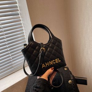 Shop Factory Wholesale This Years Popular Small Bag for Women Autumn and Winter Versatile 2024 New Fashion Crossbody Diamond Grid Texture Portable Bucket