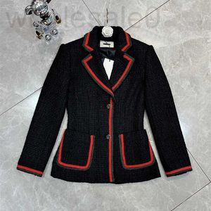 Kvinnorjackor Designer 24 Early Spring New Nanyou Gaoding Guc Wind Red Green Contrast Weaving Ribbon Edge Flip Collar Wool Tweed Coat NC55