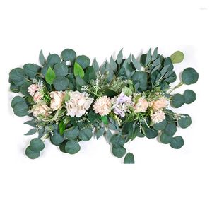 Dekorativa blommor diy bröllop blommor väggdekor arrangemang levererar båg bakgrund hortensia eukalyptus grön växt lämnar dekoration