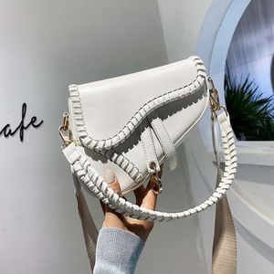 Designerväska underarmsäck för kvinnor sommar mode axel crossbody väska med avancerad västerländsk och liten grupp sadelväska