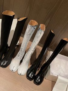 Designer's new tabi split toe shoes, long tube boots, women's leather thick heels, high heels, knight boots, pig hooves, horse hooves, split toe boots, factory shoes