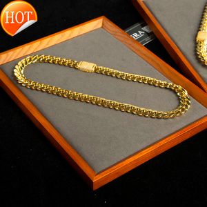 Halsband designer smycken kubansk länk hänge halsband grossist choker anpassad guld kubansk länkkedja miami moissanit kedjekedjor för män gåva smycken