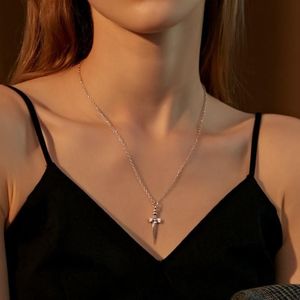 Pendant Necklaces European And American Alloy Sword Type Simple Retro Cross Lovers Necklace Personality Women Jewelry Accessories274Z