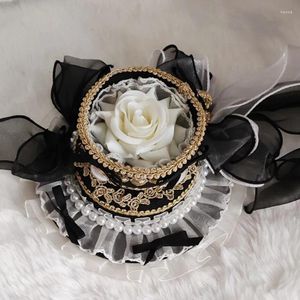 Basker lolita ruffled spets bow pärla pendell topp hatt vintage garn kunglig anime cosplay cock cocktail te party bonnet headwear hårklipp