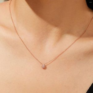 Hängsmycken fina smycken känsliga minimalistiska S925 sterling silver runda bländande charm justerbar zirkon disco hängande halsband för kvinna