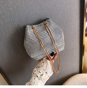 Umhängetaschen Designer-Handtaschen Mode-Einkaufstasche Diamant Strass Super Flash Chain Bankett Net Bucket Hand 240311
