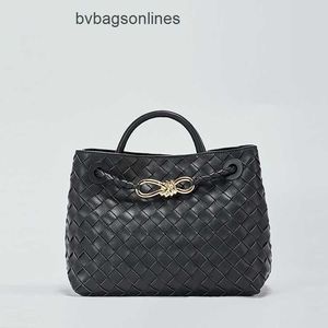 Original Bottegs Venetas Andiamo Bag Ny äkta läder Womens Bag Fårskinn Vegetabilisk korg platt ersättning stor kapacitet vävt crossbody axel