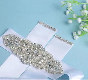 Ny charmig brudskärm med kristaller pärlor bröllopssash bälte handgjorda tillbehör brudtärna bröllopsklänningar skräddarsydd härlig 6153558