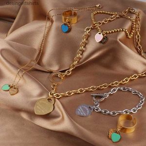 Collane con ciondolo in acciaio inossidabile alla moda Collana a cuore Love Double per donna Collana color oro color argento