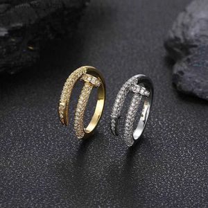 Bröllopsringar Hip Hop 3A+CZ Stone Paving Sparkling Ice Nail Finger Ring för Unisex Rap Singer Jewelry in Gold and Silver Q240315