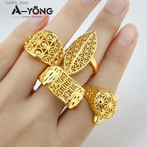 Klaster Pierścienie Ayong Dubai Para ślubna Pierścienie 18K Gold Plated Arabskie Afryki Bliskiego Wschodu Afrykańskie Afryki Bridal Akcesoria biżuterii L240315