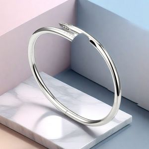 Mücevher tasarımcısı kadın takılar 18K Gümüş Gül Tasarım Bileziği Güney Amerika Unisex Yıldönümü Hatıra Paslanmaz Çelik Kadınlar ve Erkekler
