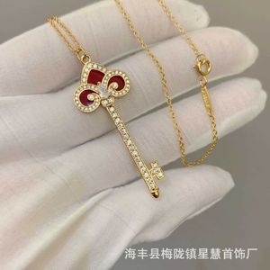 Designer V Gold High Version Key Necklace Champagne Red Jade Marrow Full Diamond Iris Collar Chain Fashion Versatile Light Luxury