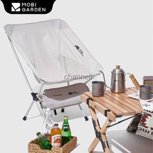 Camp Furniture Mobi Garden Camping Folding Moon Chair Aluminium Eloy 1kg Portable Stool 600D Oxford Cloth Wear-Resistent Outdoor Fishing Chair YQ240315