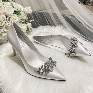 Sapatos de vestido primavera apontou boca rasa seda pérola água diamante casamento fino salto alto banquete grande e pequeno sapato feminino