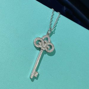Designer S925 Sterling Silver Key Necklace Womens Heart Crown Short Full Diamond Sunflower Iris Pendant collarbone
