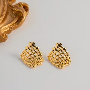 Orecchini a bottone in rame placcato oro 18 carati maglia irregolare cava stile francese metallo intrecciato design di nicchia orecchino a rete di moda