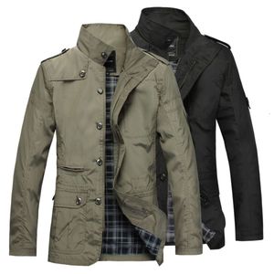 Herren-Windbreaker-Jacke aus Polyester in Übergröße mit schmaler Passform und Stehkragen