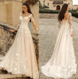 O-collo Una linea elegante Abiti Boho Maniche lunghe trasparenti Tulle Applique Sweep Train Abiti da sposa da sposa con pizzo sul retro pplique