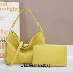 Designer Botegs V Luxury Handbag Woven High Capacity Bag Casual Cross Fashion Versatile Shoulder Bag Small Style Hink Bag Handväska