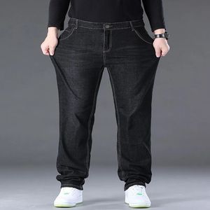 Plus storlek 48 50 män denim jeans 300 kg casual mode affärsbyxor elastiska löst rakt långt droppfartyg stort 5xl 6xl 7xl 240305