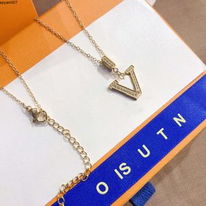 Popular Brand Fashion Luxury Pendant Necklace Style Jewelry Accessories Designer Long Chain Gold Plated Gift for Women