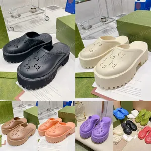 Hollow Mules Platform Slipers Perforated Designer Slide Inslocking Sandals Luxury Slides Multicolor Thick Bottom Bott Beach Loafers Candy Colors Gummi Slipper