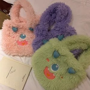 Borsa in peluche di cartone animato simpatico piccolo mostro di vendita calda con borsa tote bag a spalla per studentessa di grande capacità, regalo in stile Instagram