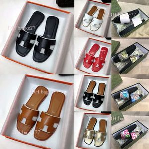 2024 Designer-Sandalen, Hausschuhe für Damen, Leder-Slipper, Schwarzbraune Schaffell-Sandalen, Herren-Gummi-Flats, Sommer-Slider, Strandschuhe, Pantoufle-Mix, Größe 35–45