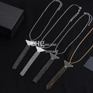 Rhinestone Tassel Halsband Luxury Triangle Matal Pendant Halsband Bokstav pläterade halsband med låda