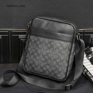 Limited Factory Clearance är het säljare av ny designer handväskor väska ny mode axel fritid affär vertikal portfölj ryggsäck trendig