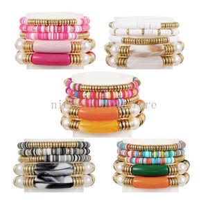 5-teiliges Charm-Armband-Set aus weichem Ton, goldfarben, bunte Acrylperlen, ethnischer Surfer-Heishi, Stretch-Perlenstränge, stapelbar, böhmischer Sommer-Strand-Freundschaftsschmuck, Geschenk