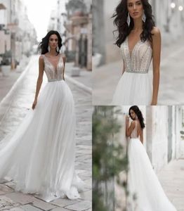 2024 Navi Blue a Line Wedding Dresses vネックレースラインストーンボーホーウェディングドレススイープトレインバックレスカスタマイズされたベスティドスYD