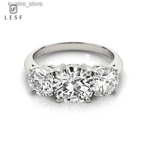 Cluster Rings LESF 925 Sterling Silver Womens Ring 3 Stones 2 Karat Round Cut Sona Simulated Diamond Wedding Engagement Rings L240315