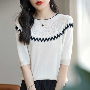 Spring and summer new seamless integrated thin cut hollowed out jacquard five quarter sleeve womens worsted wool round neck contrasting color short sleeves