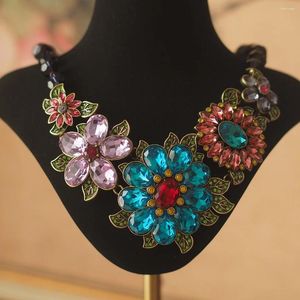 Pendant Necklaces European And American HD Heavy Industry Retro Elegance Noble Crystal Flowers Eye-catching 2024 Trend Necklace