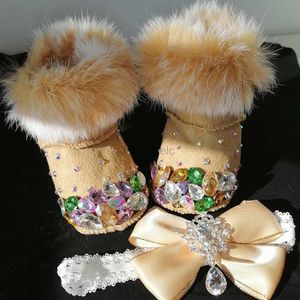 First Walkers Crystal Pearls Girls Snow Shoes Jet Stick Shoes Bling Bling Shiny Noble Angel Shoes Winter Winter Gift 240315